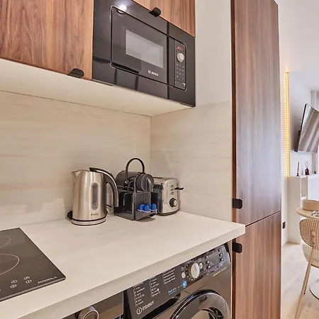 Superb Parisian Suite-pere Lachaise