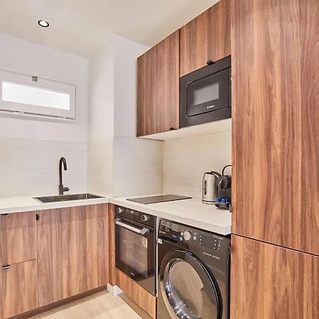 Superb Parisian Suite-pere Lachaise Paris