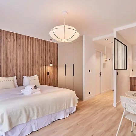 Superb Parisian Suite-pere Lachaise