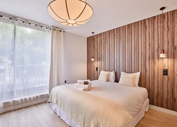 Superb Parisian Suite-pere Lachaise Lejlighed Paris