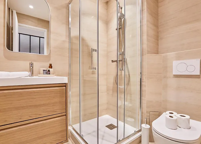 Superb Parisian Suite-pere Lachaise * Paris