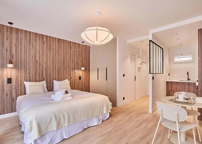 Superb Parisian Suite-pere Lachaise